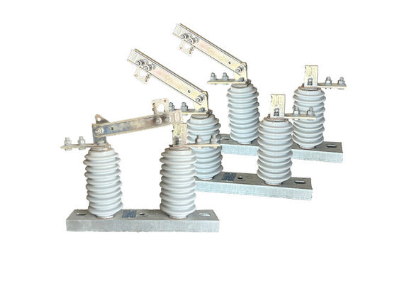 AC Power Outdoor Disconnector Switch GW9 Series Single Phase Middle Voltage Porcelain Overhead Line Disconnect Switch (Interruptor de desconexão de linha aérea de porcelana)